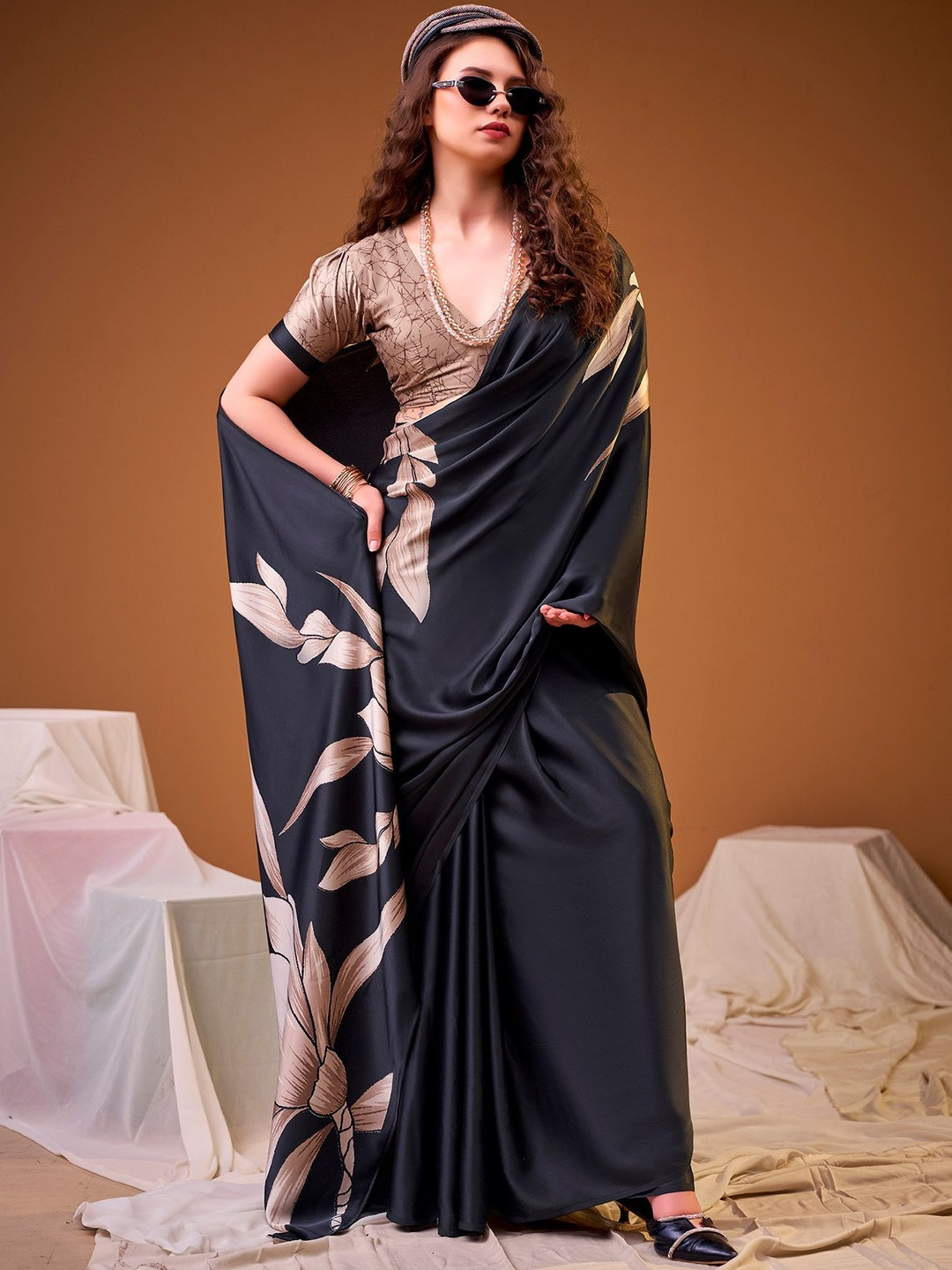 LOOKNBOOK ART Floral Satin Saree