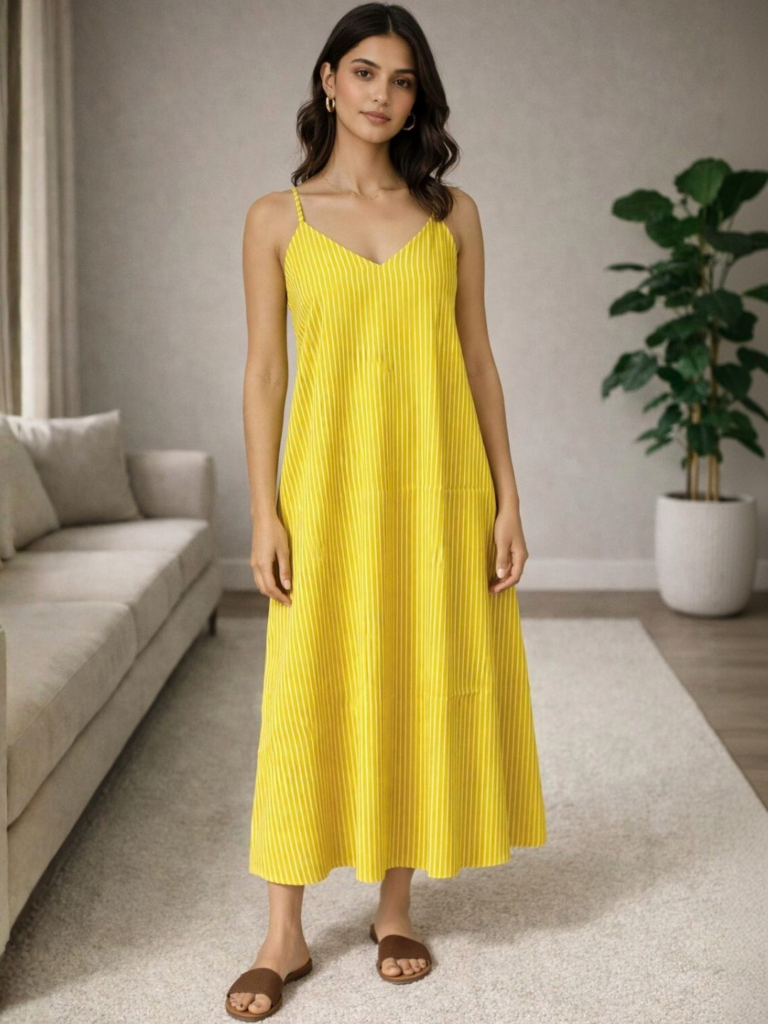 FEATHERS CLOSET Floral Sleeveless Nightdress