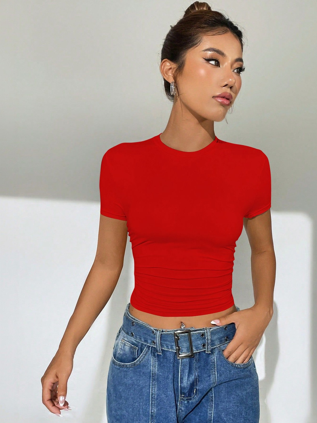 Women's Solid Round Neck Short Sleeves Crop Top