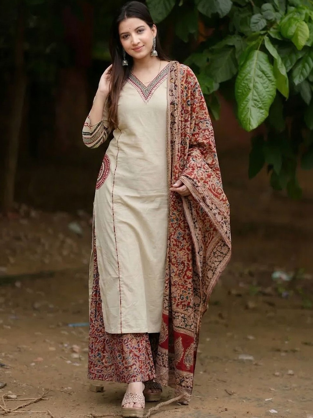 Milvia Women Regular Kurta with Palazzos & With Dupatta