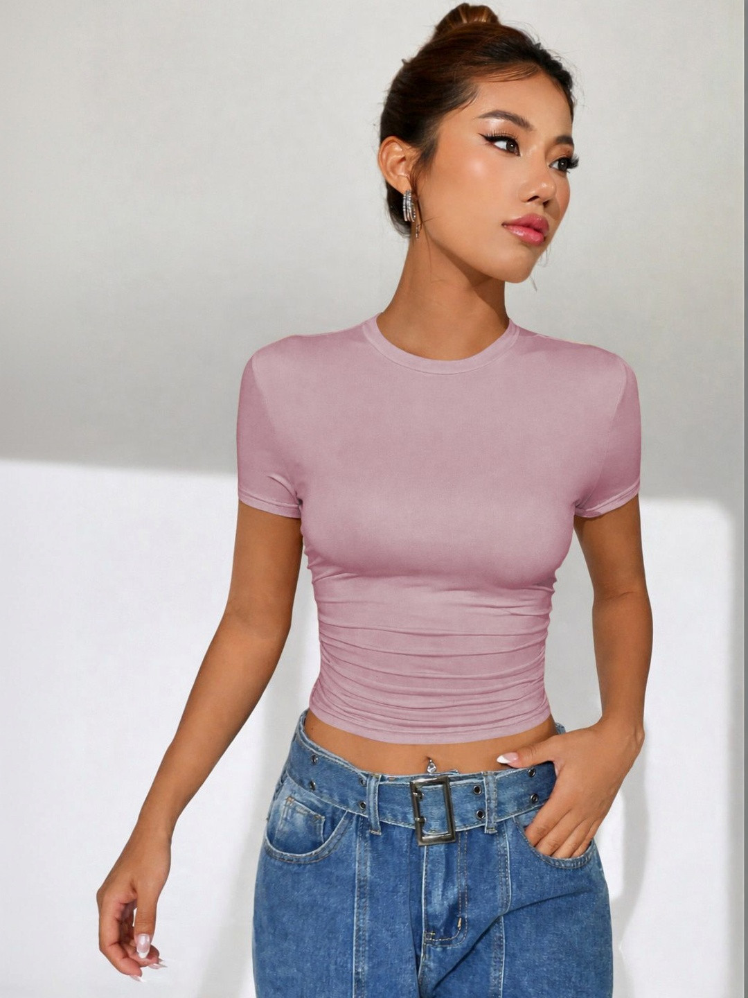 Women's Solid Round Neck Short Sleeves Crop Top