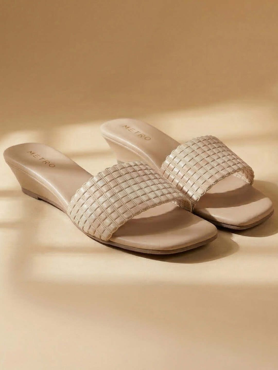 Metro Wedge Pumps