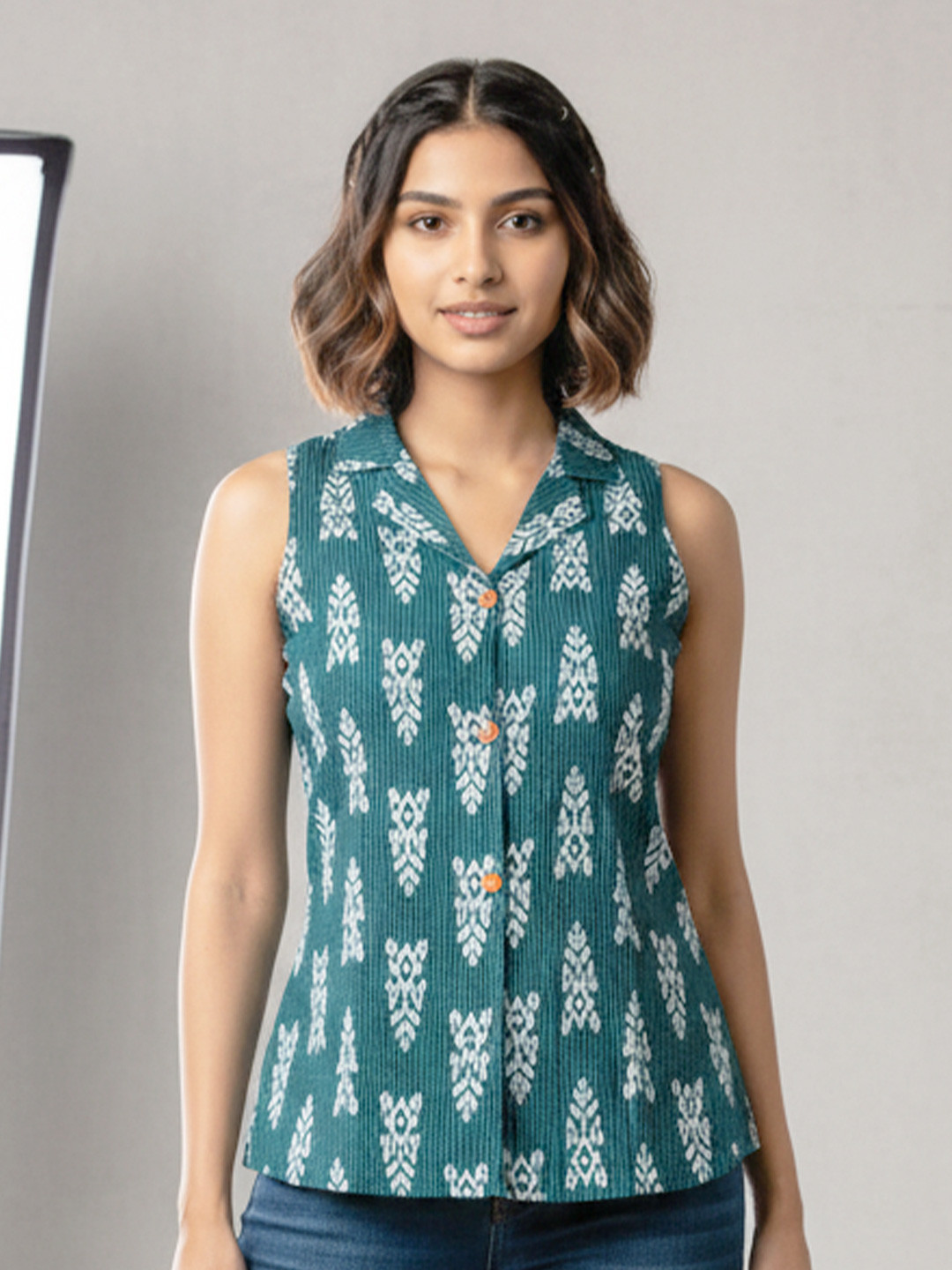 EthniFlair Ethnic Motifs Printed Shirt Collar Thread Work Pure Cotton Thread Work Kurti