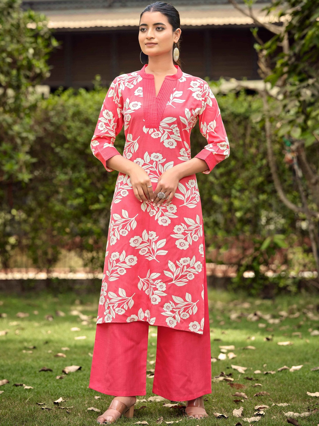 SZN Women Floral Printed Regular Thread Work Kurta with Palazzos