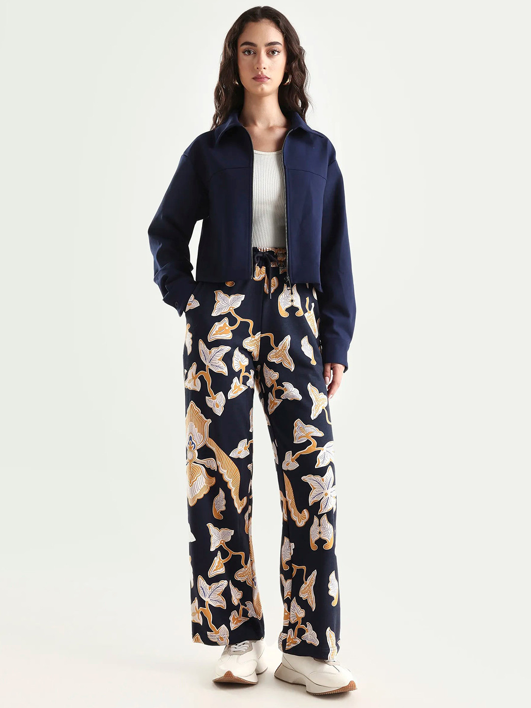 RAREISM Women Floral Printed Parallel Trousers