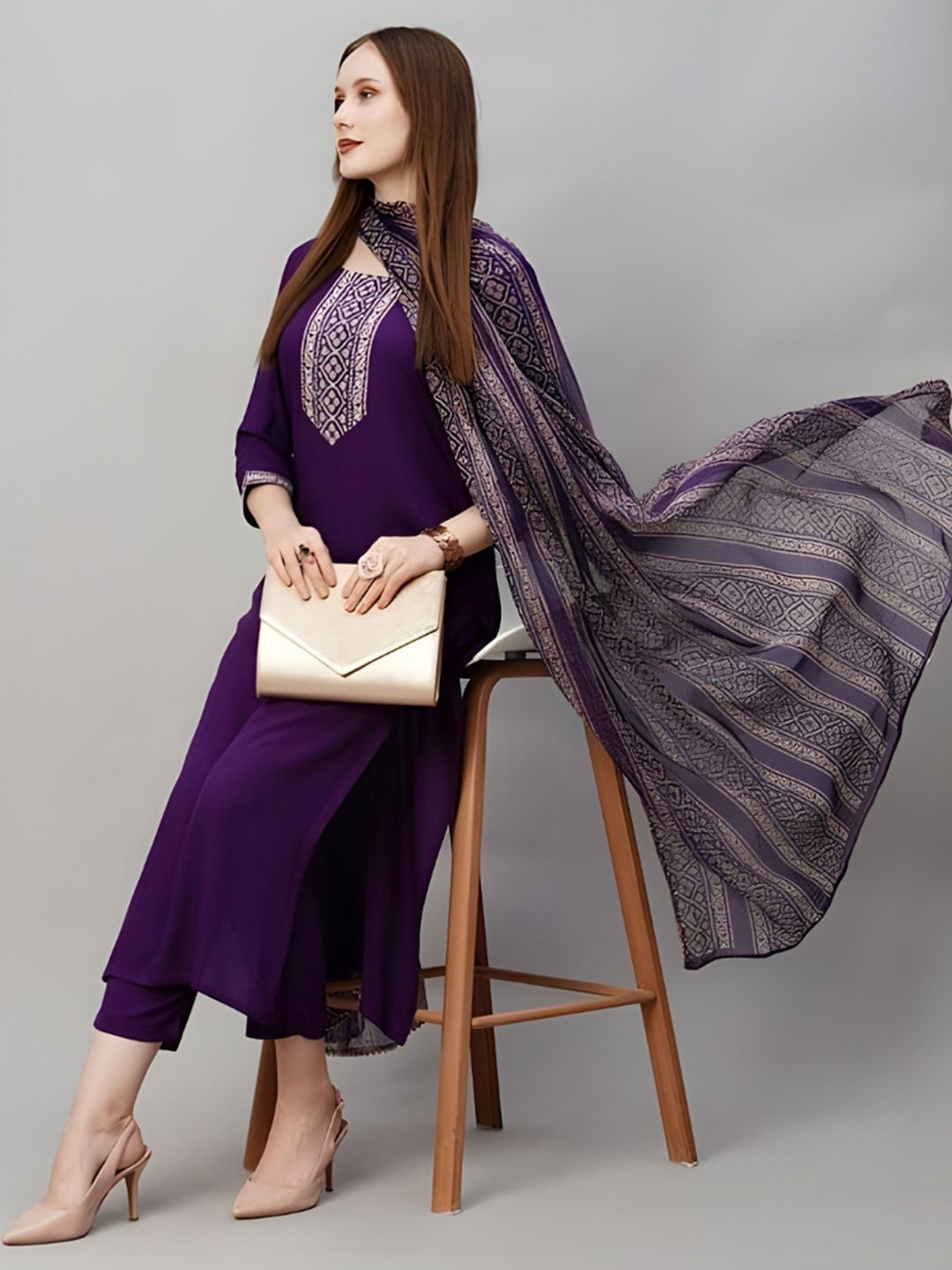 SHINISHA Women Floral Printed Regular Kurta with Trousers & With Dupatta