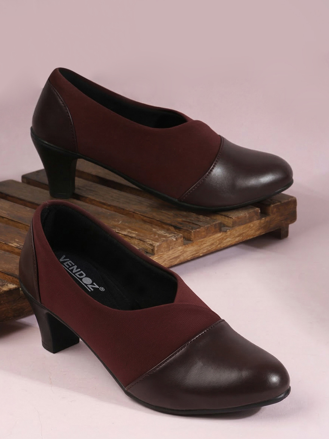 VENDOZ Round Toe Slip-On Ballerinas