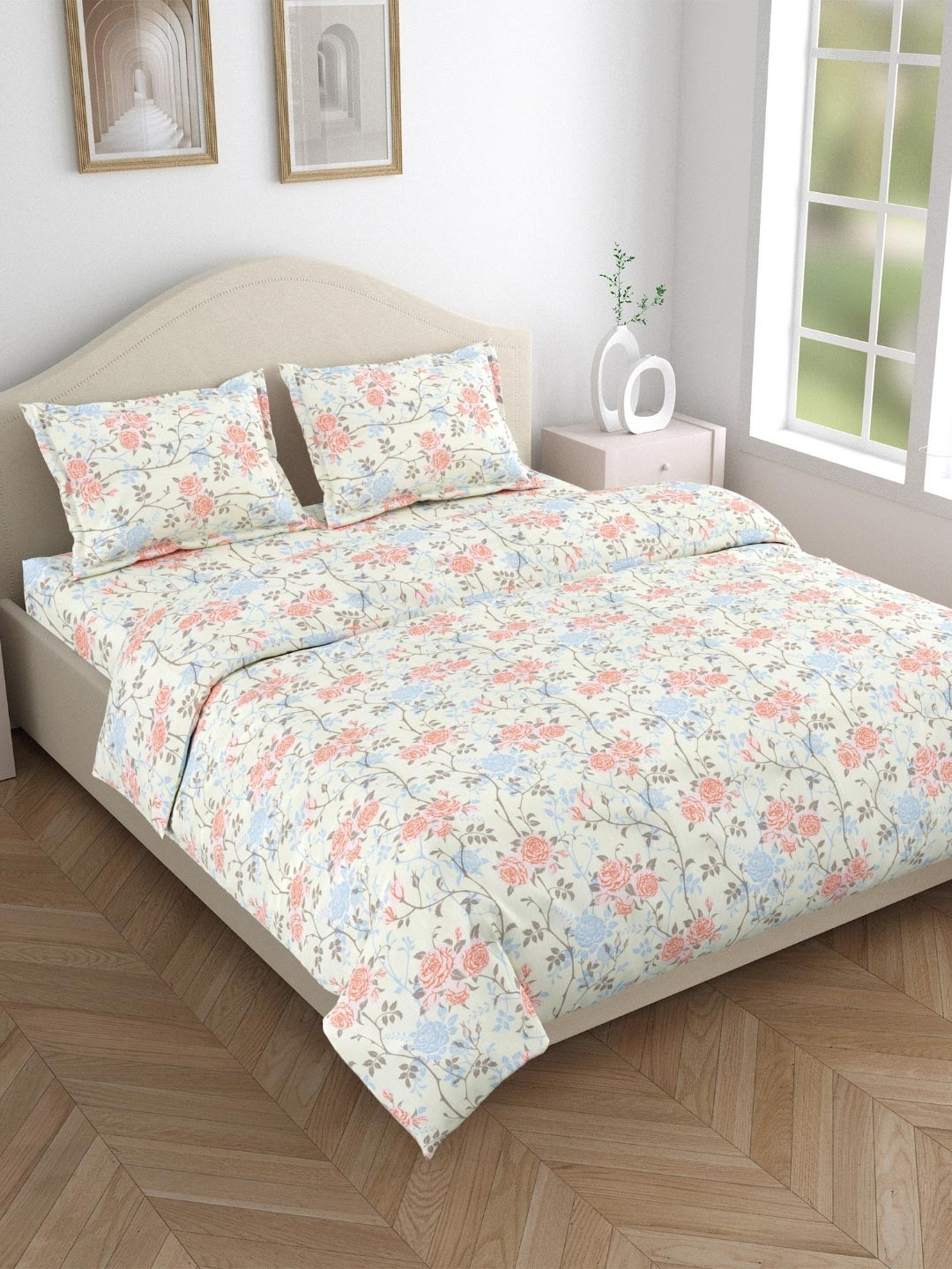 haus & kinder Cream-Coloured & Orange Floral 144 TC Bedsheet with 2 Pillow Covers