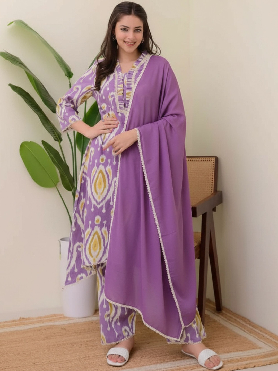 MYRIE Women Floral Printed Kurta with Palazzos & With Dupatta
