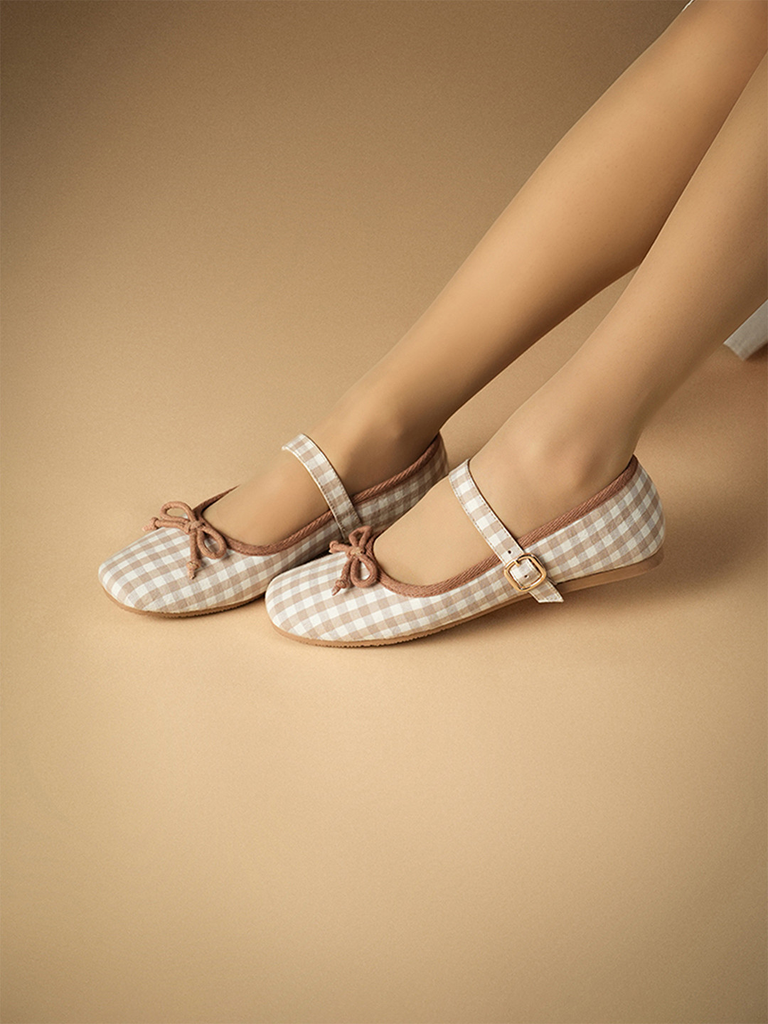 Theater Women Dorothy Check Beige Mary Jane Flats