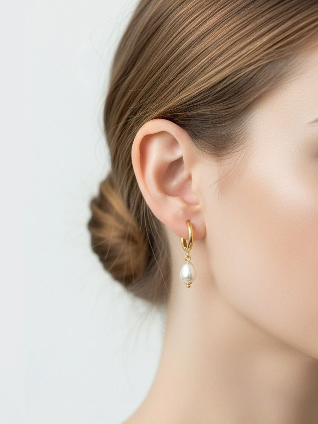 AMRAT NAATH JEWELLERS Teardrop Shaped Hoop Earrings