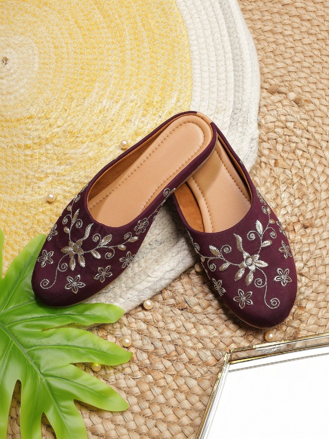 KALINI Women Embellished Ethnic Mojaris with Embroidered Flats