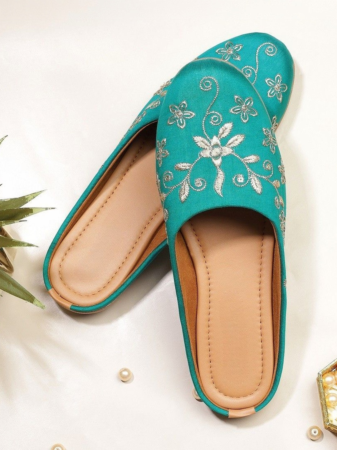 KALINI Women Embellished Ethnic Mojaris with Embroidered Flats