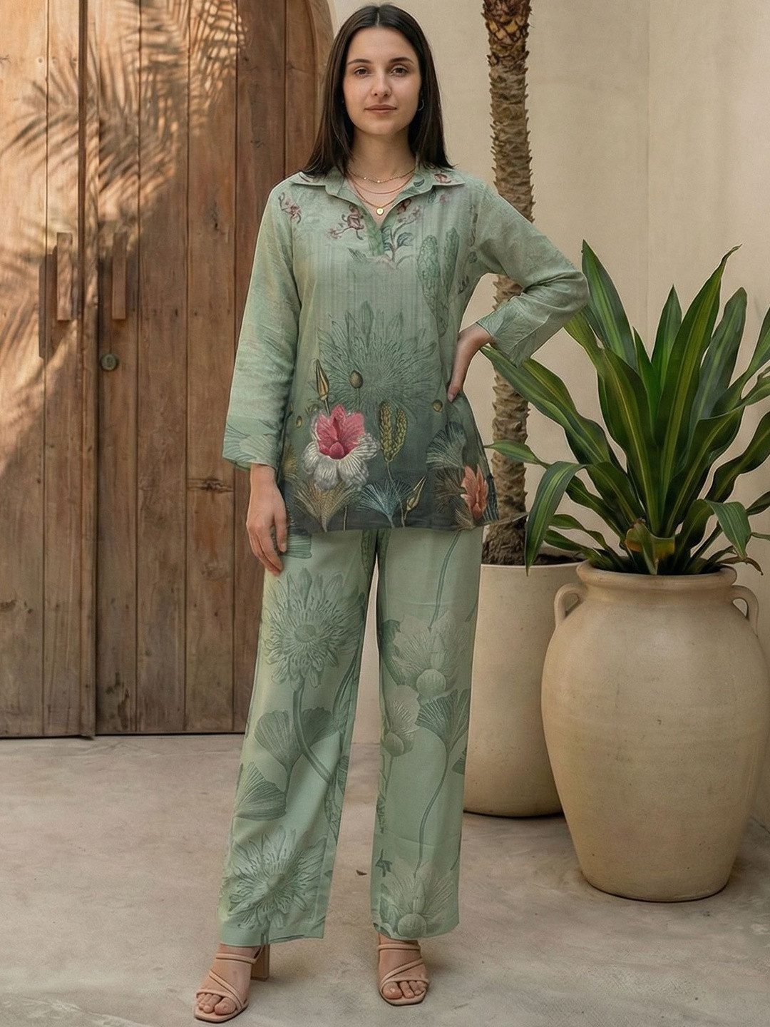 AANVI Women Floral Printed Shirt Collar Top With Trousers