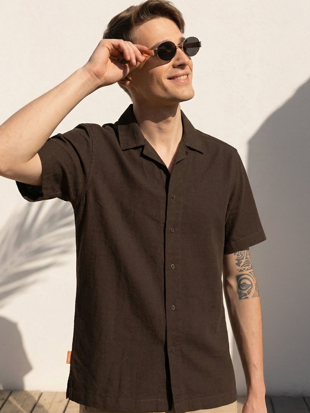 Bene Kleed Men Brown Relaxed Fit Cotton Linen Resort Collar Casual Shirt