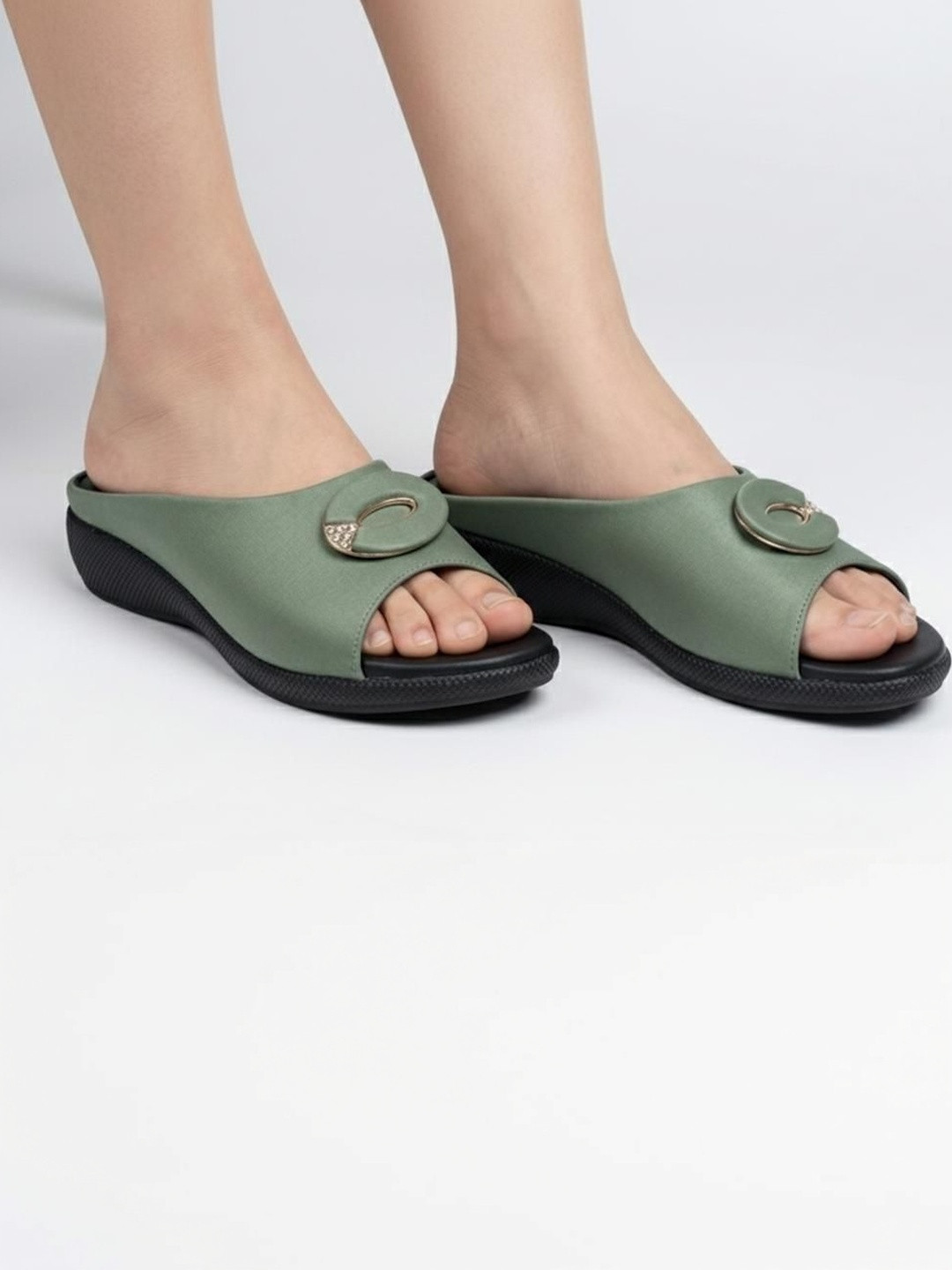 JANTA FOOTWEAR AND FASHION Women Canvas Sandals