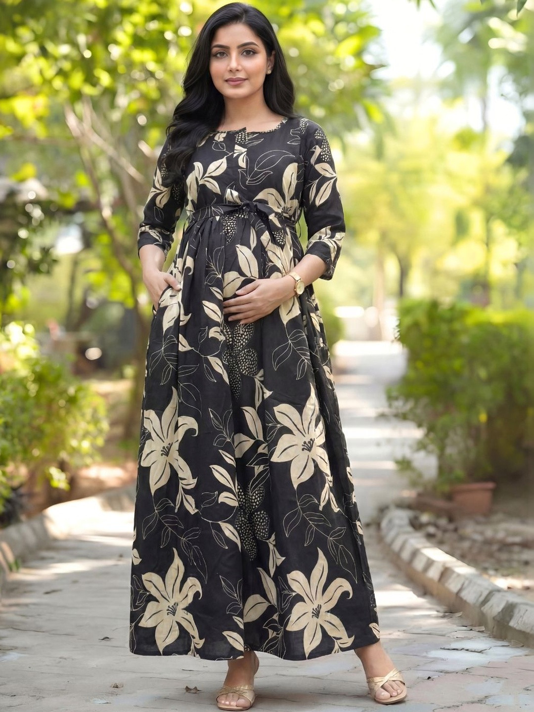 Asenne Floral Printed Cotton Maternity Maxi Dress with Both Side Feeding Zip