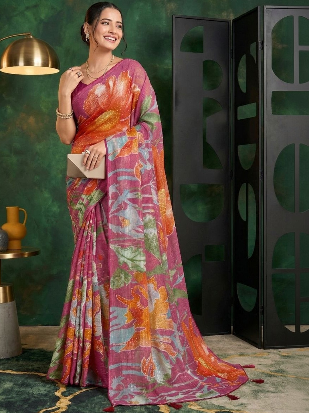 HALKA FULKA Floral Poly Georgette Saree