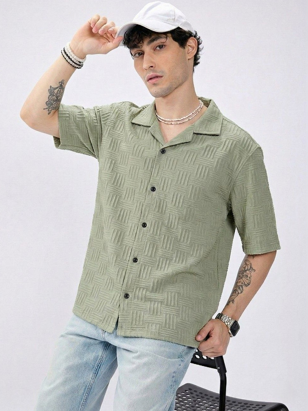 OQUENT Classic Textured Spread Collar Casual Shirt