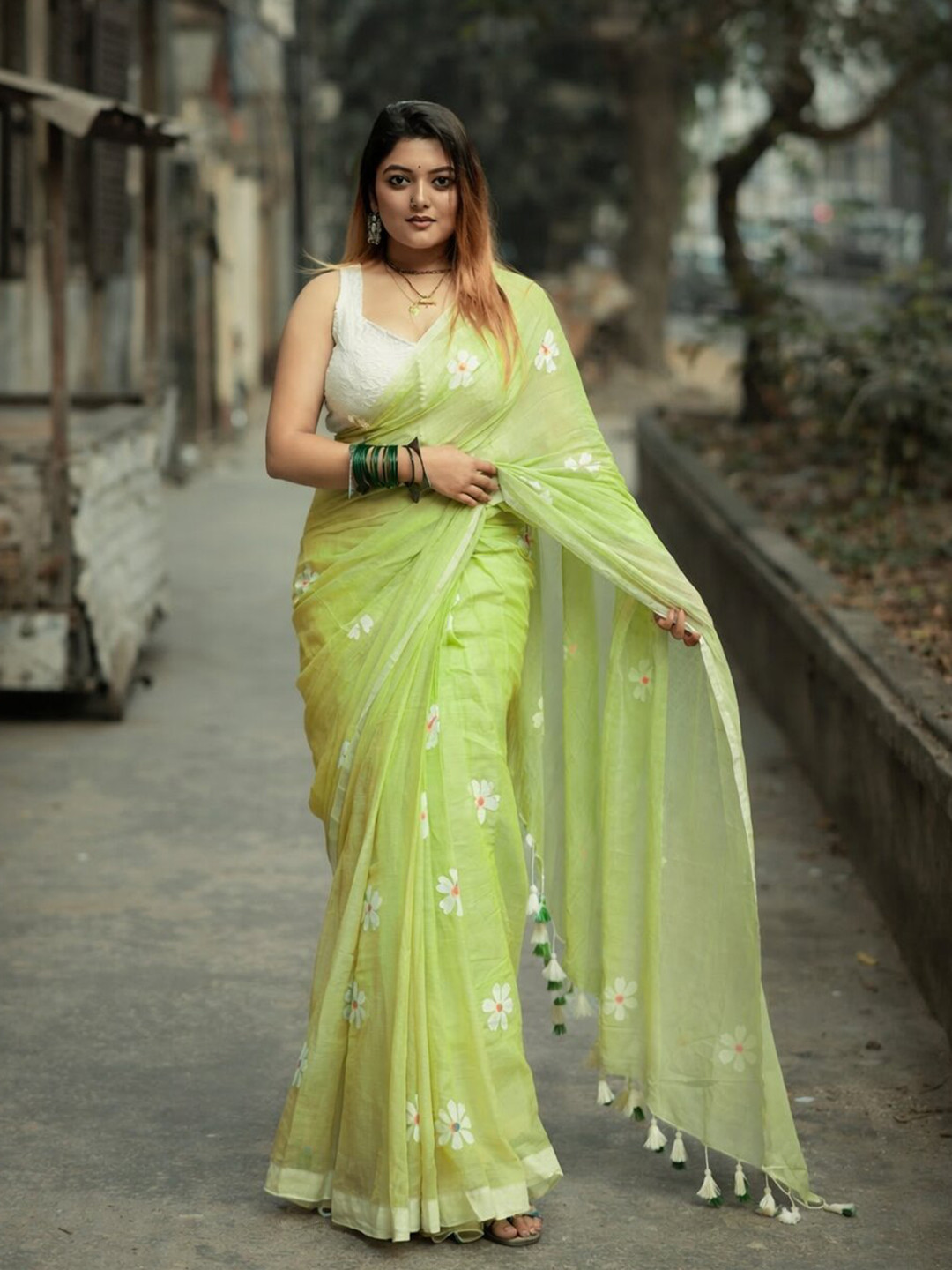 KALINI Floral Pure Cotton Handloom Saree