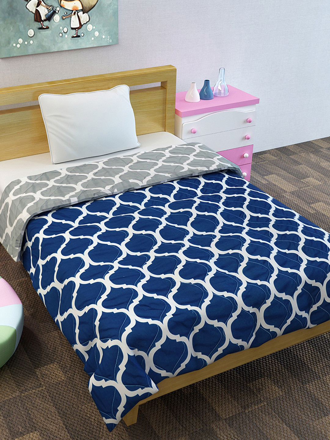 Deep Blue Geometric Microfiber Mild Winter 120 GSM Reversible Single Kids Comforter