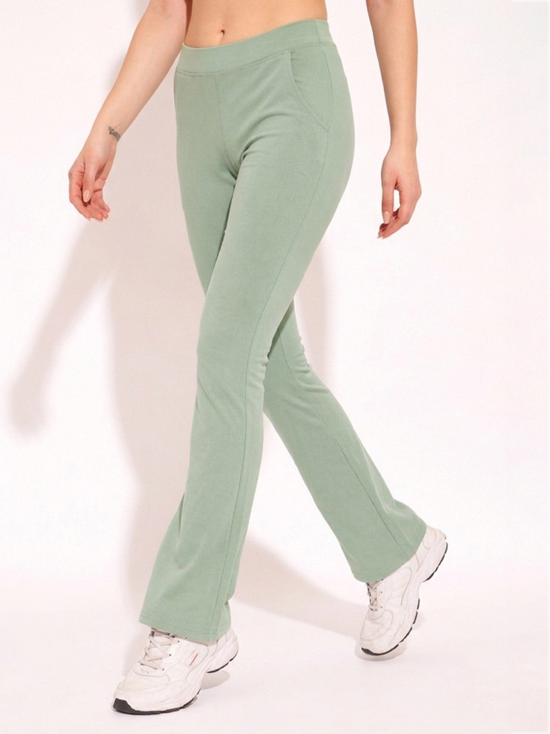 VOGAAN Straight Fit Mid-Rise Flared Tights