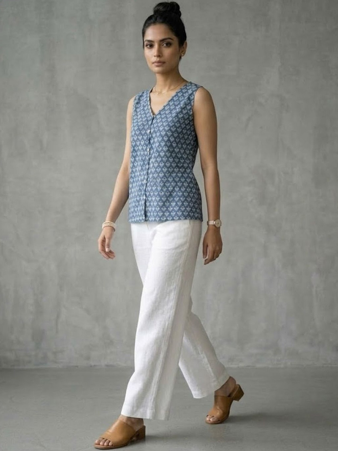 Navibhu Classic Ethnic Print Cotton Straight-Fit Floral Printed V-Neck Kurti