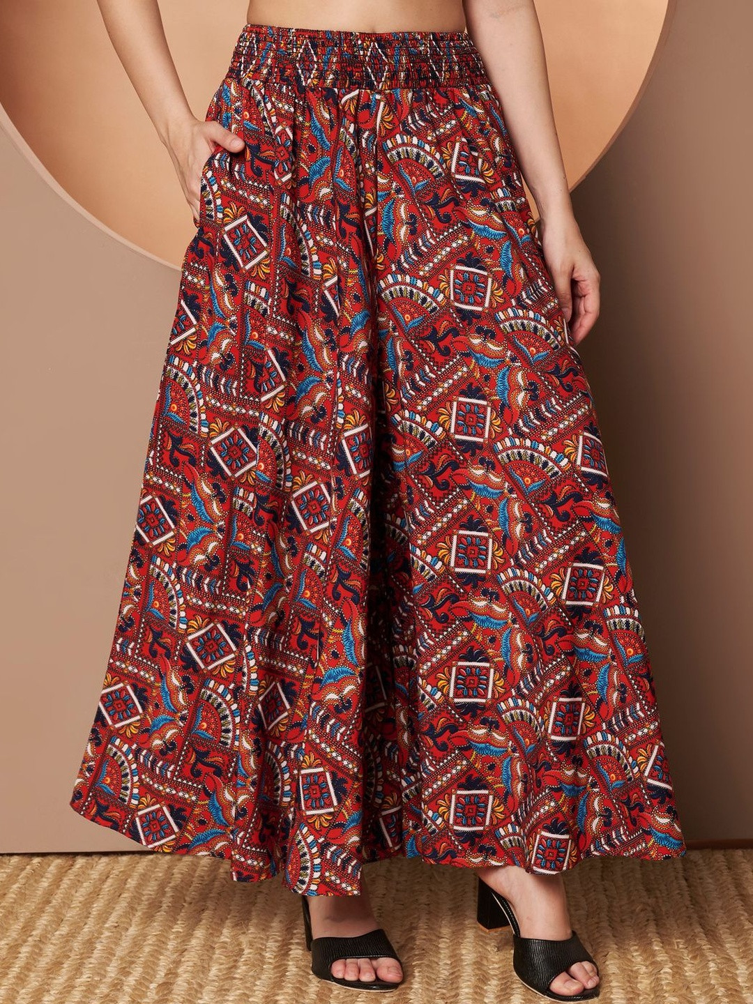 ZWERLON Women Floral Printed Flared Palazzos