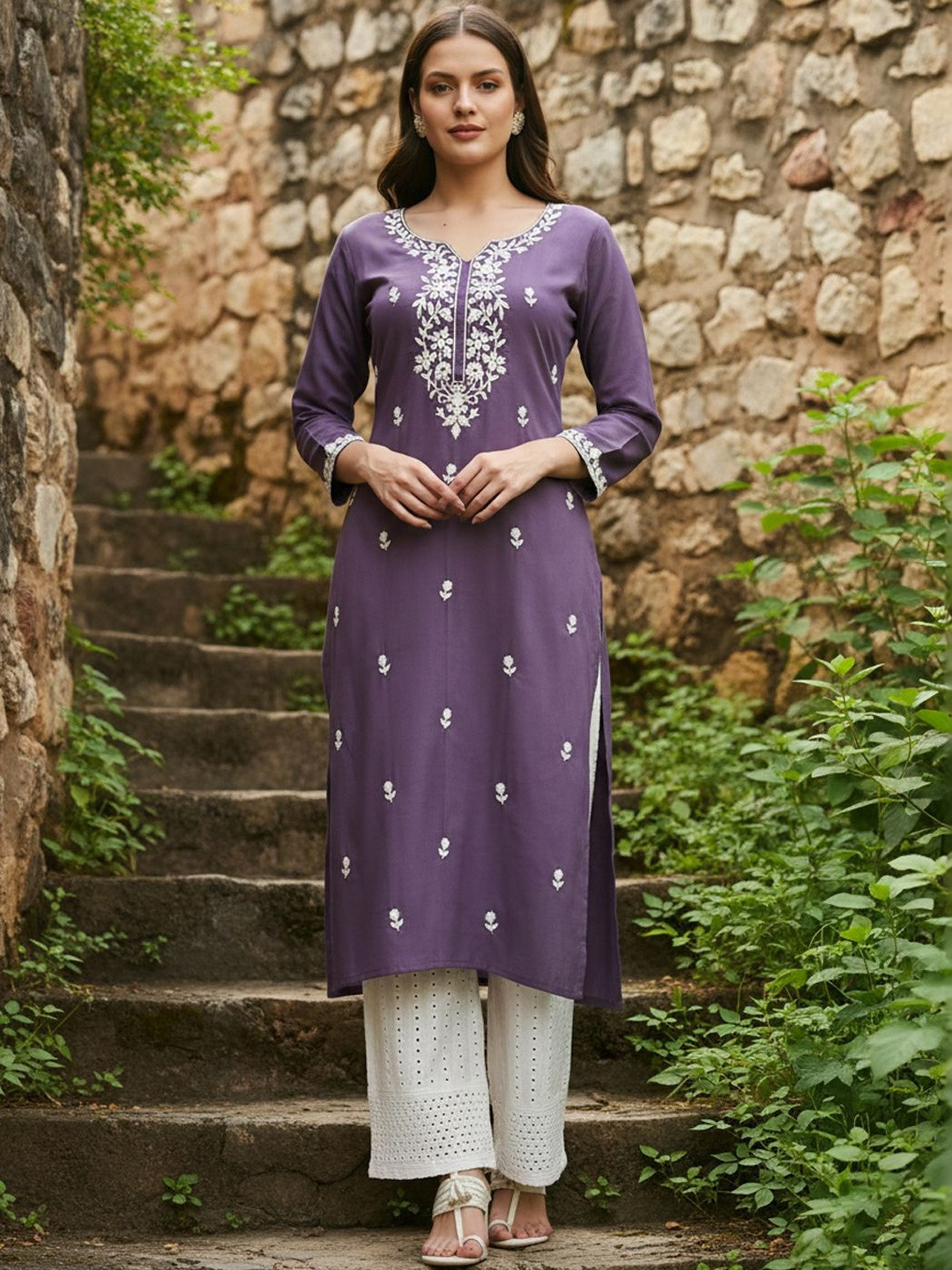 FORKEY Women Ethnic Motifs Embroidered Thread Work Kurta