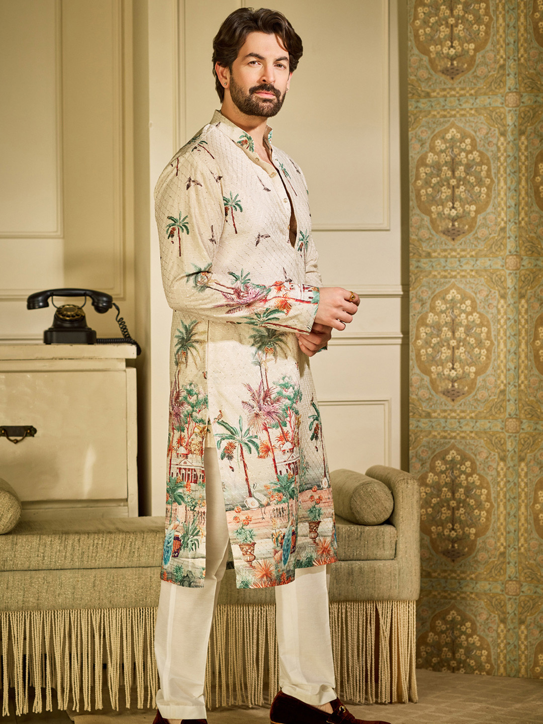 SOJANYA Men Floral Embroidered Regular Thread Work Pure Cotton Kurta with Pyjamas
