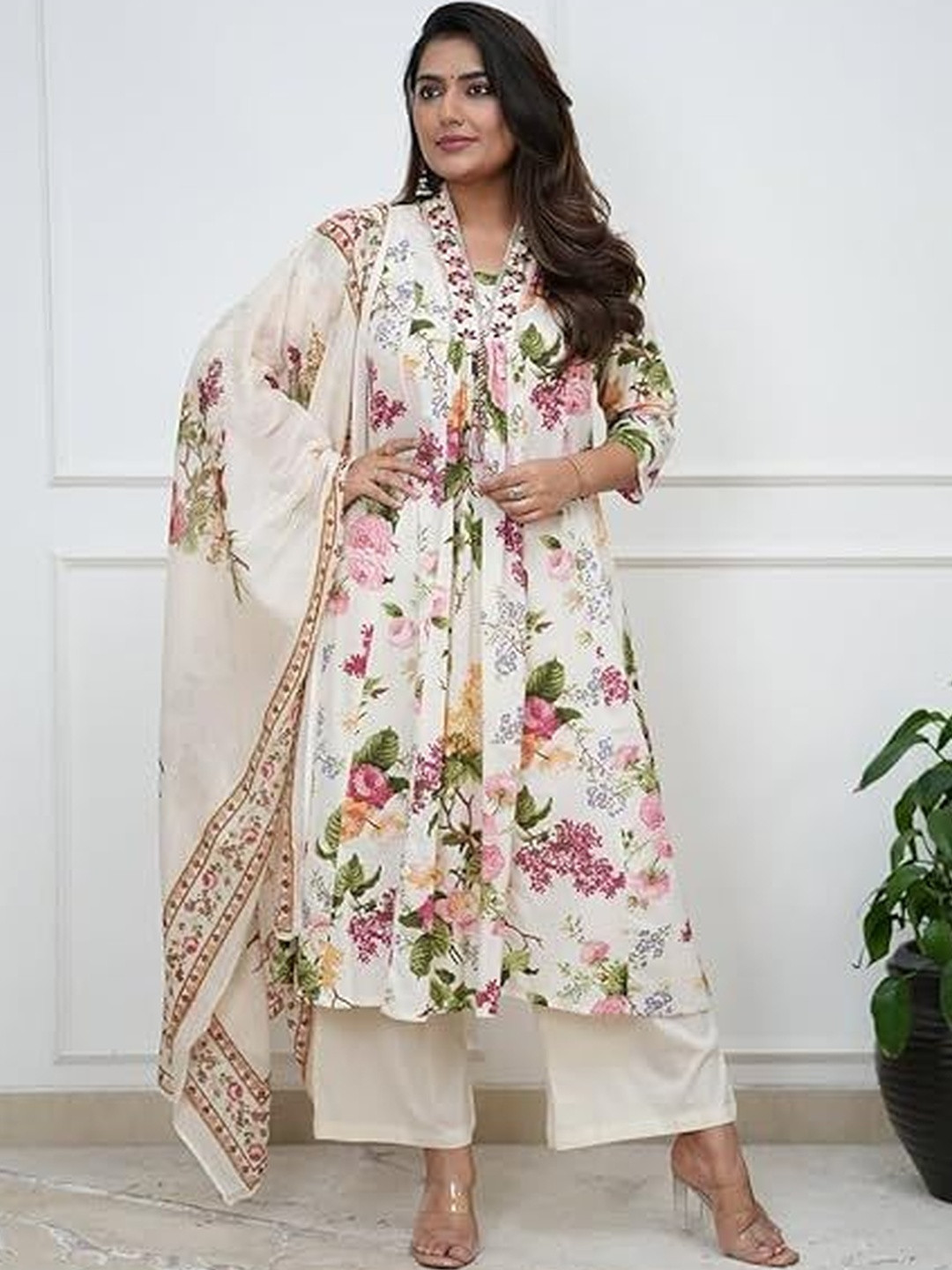 Jikonet Women Floral Embroidered Regular Kurta with Palazzos & With Dupatta