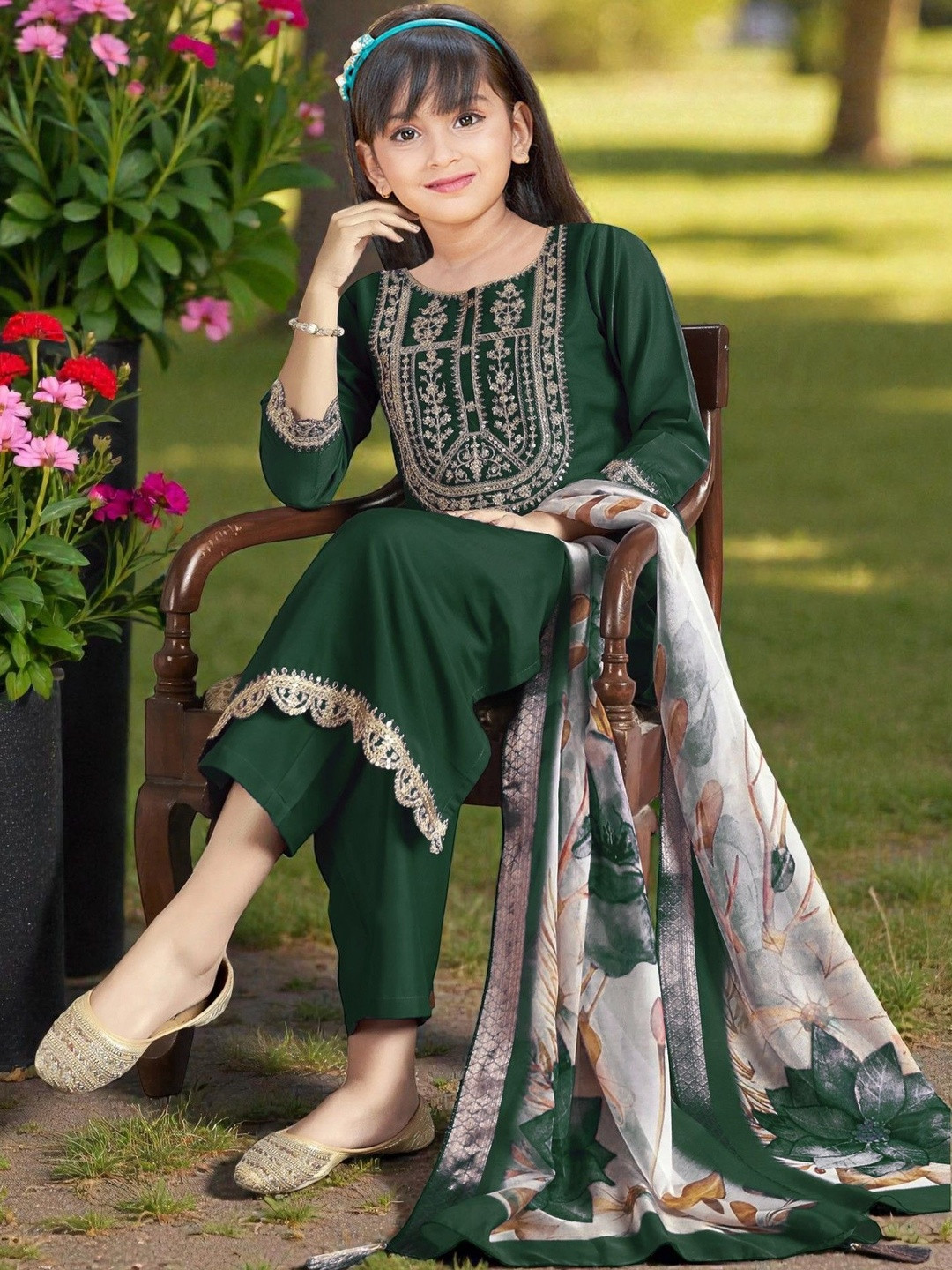 2ni8 lifestyle Girls Embroidered Kurta with Salwar & With Dupatta