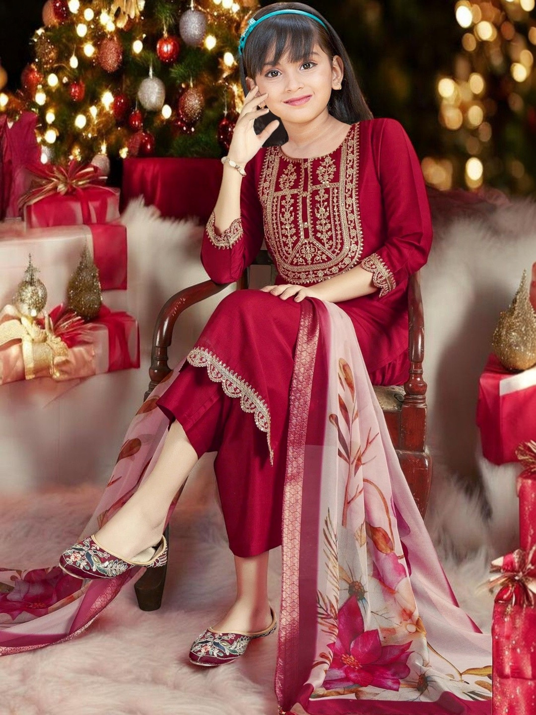 2ni8 lifestyle Girls Embroidered Kurta with Salwar & With Dupatta