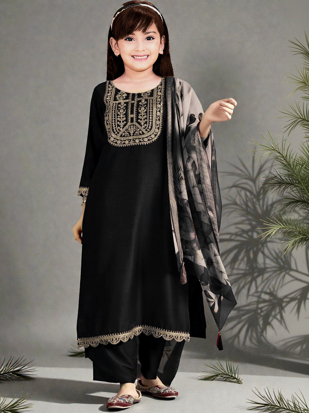 2ni8 lifestyle Girls Embroidered Kurta with Salwar & With Dupatta