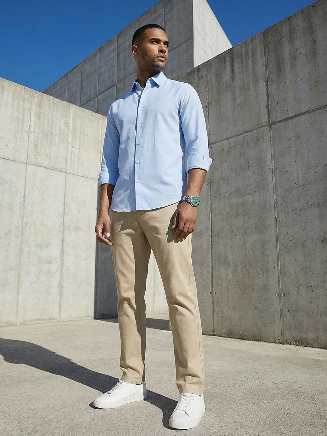 The Roadster Life Co. Slim Fit Spread Collar Casual Shirt