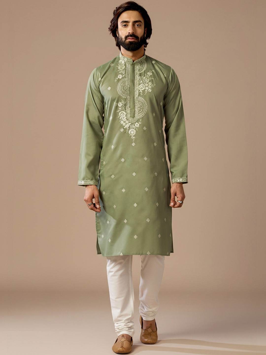 INDIROOP Men Floral Embroidered Mandarin Collar Regular Sleeves Kurta