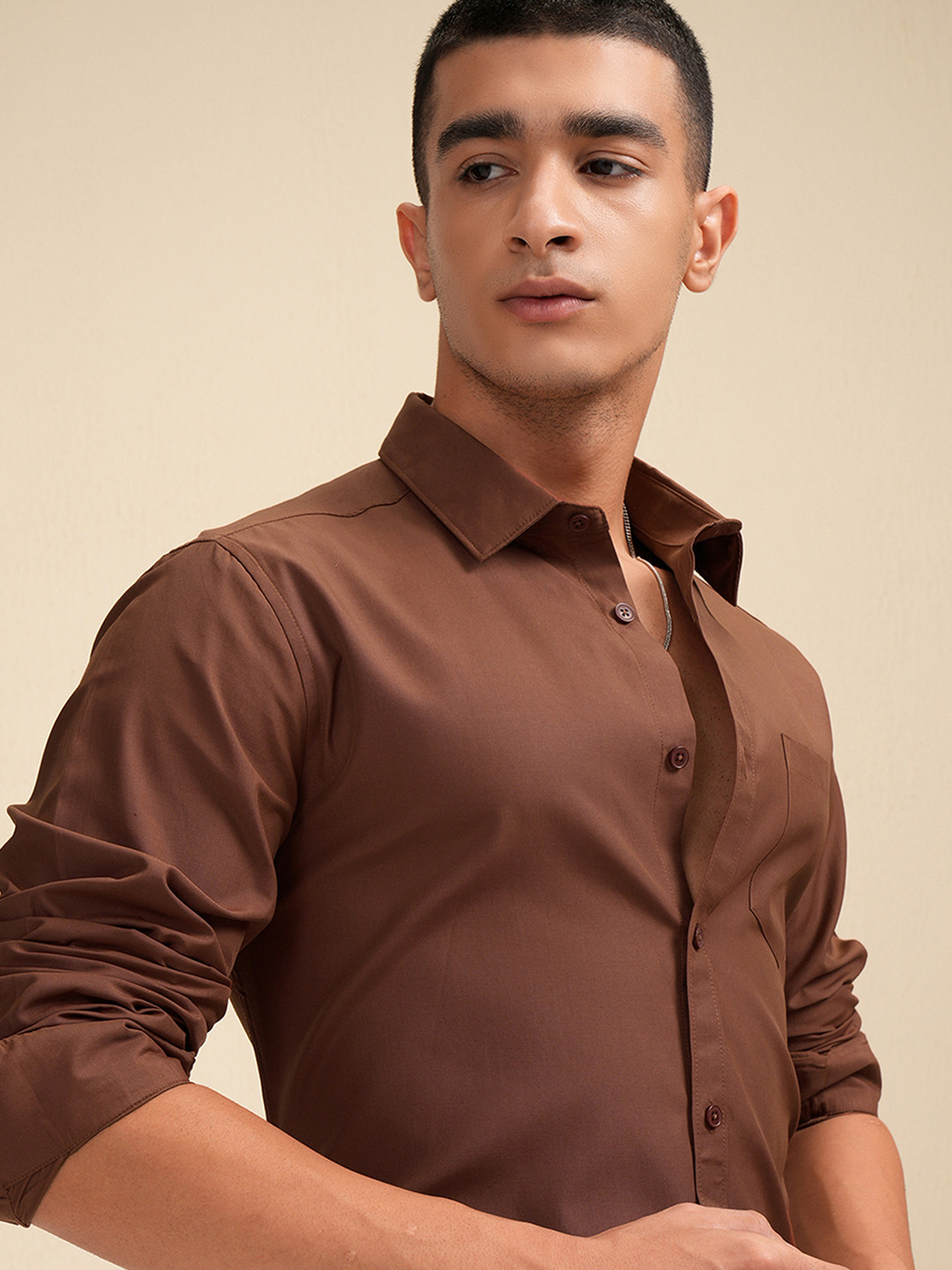 HIGHLANDER Men Solid Casual Shirt
