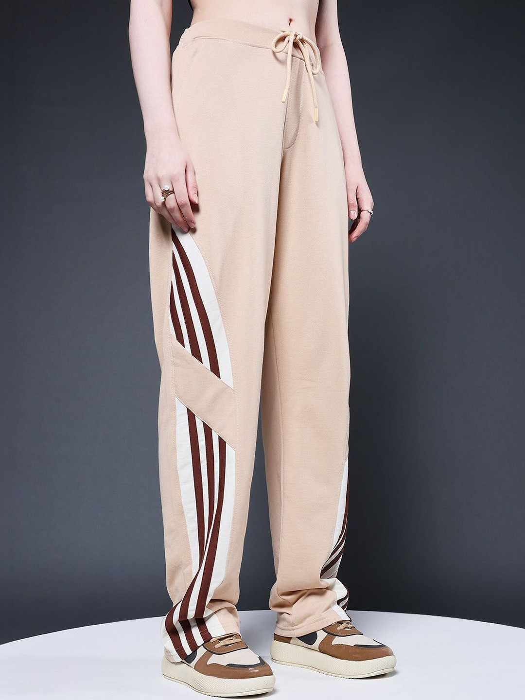 PRONK Women Relaxed Fit Colourblocked Joggers