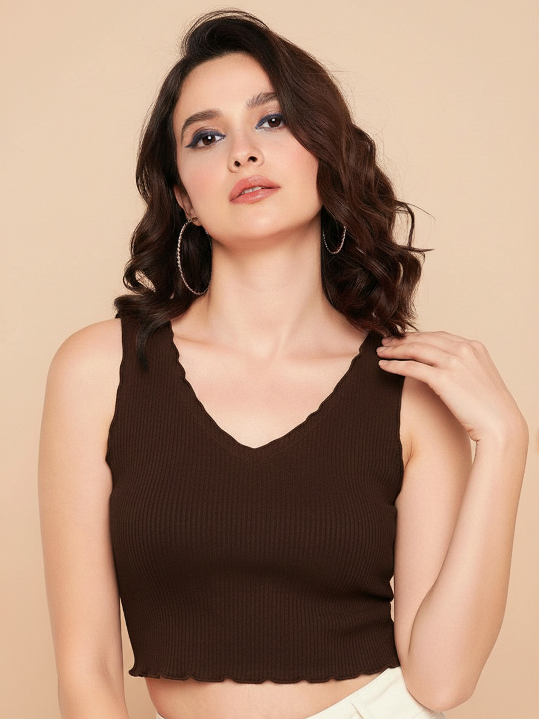 Istyle Can V-Neck Frill Edge Crop Top