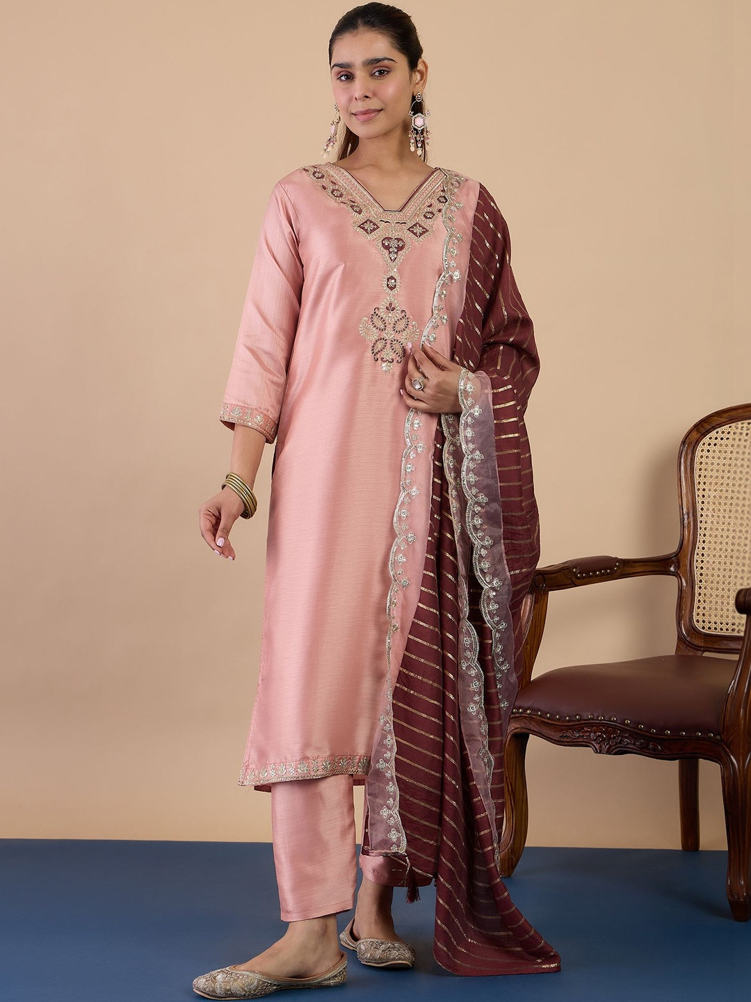 VredeVogel Women Ethnic Motifs Embroidered Regular Thread Work Kurta with Trousers & With Dupatta