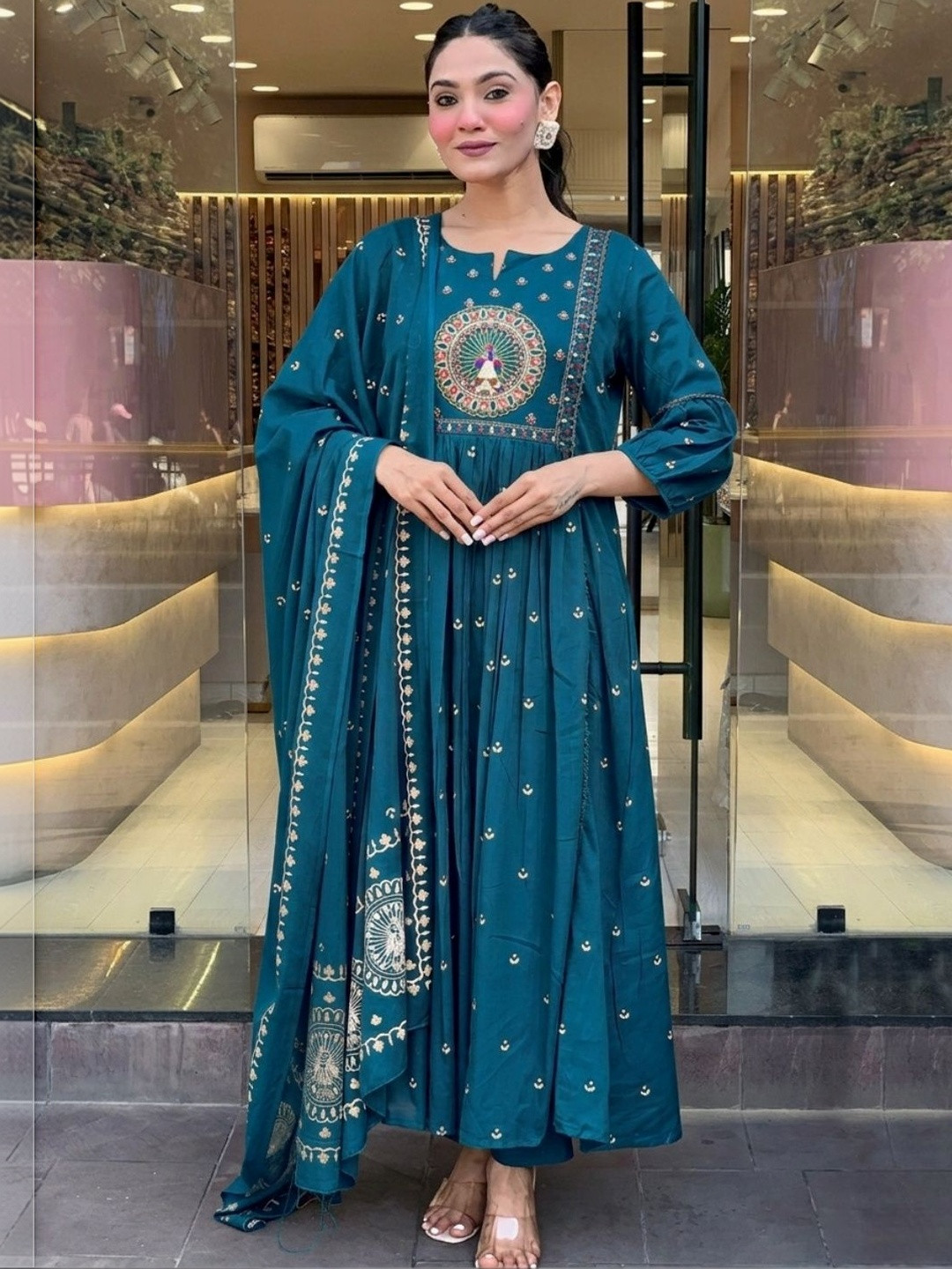 DIVASTRI Women Ethnic Motifs Embroidered Thread Work Kurta with Trousers & With Dupatta