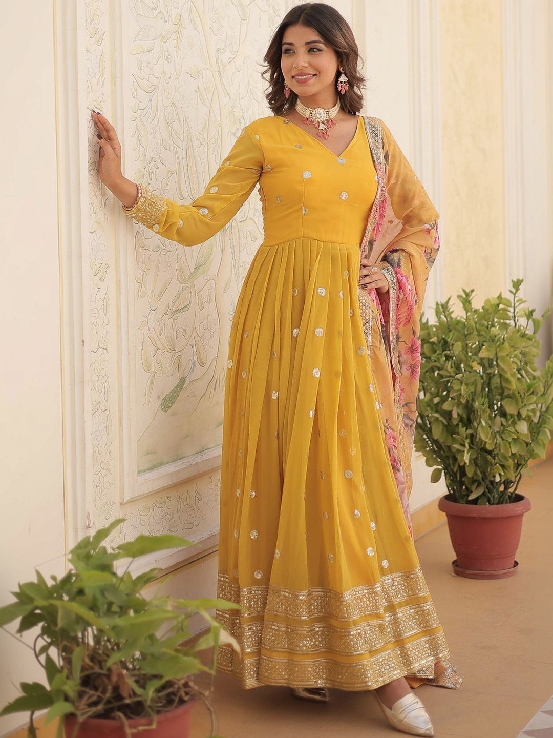 HERE&NOW Women Floral Dyed Panelled Gotta Patti Kurta with Trousers & With Dupatta
