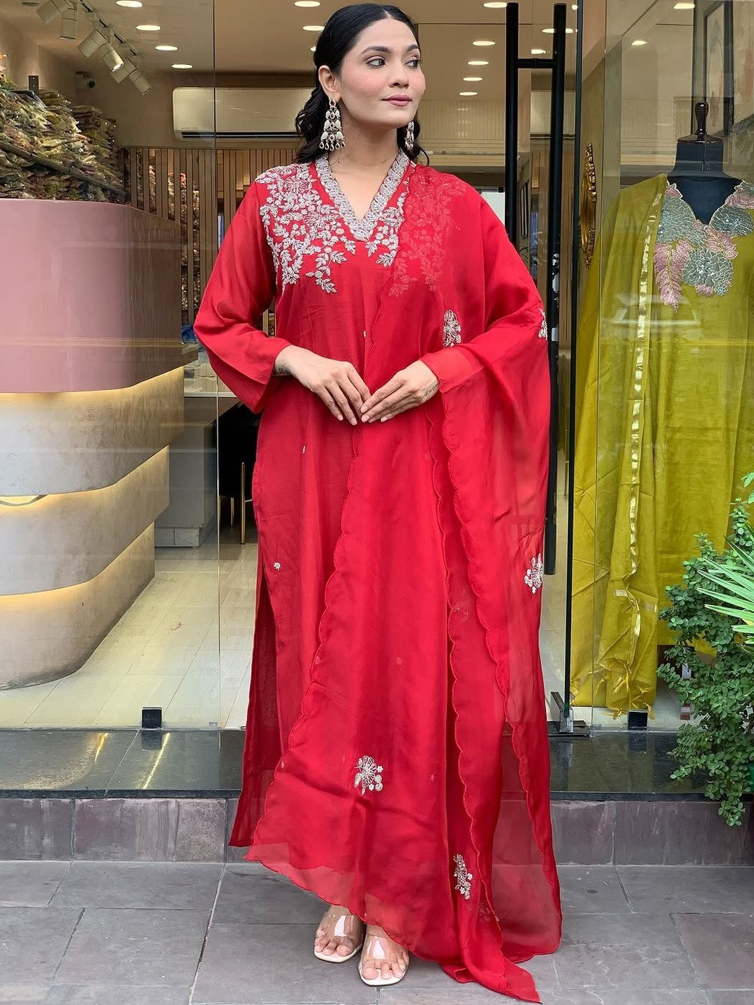 Anouk Women Ethnic Motifs Embroidered Regular Thread Work Kurta with Trousers & With Dupatta