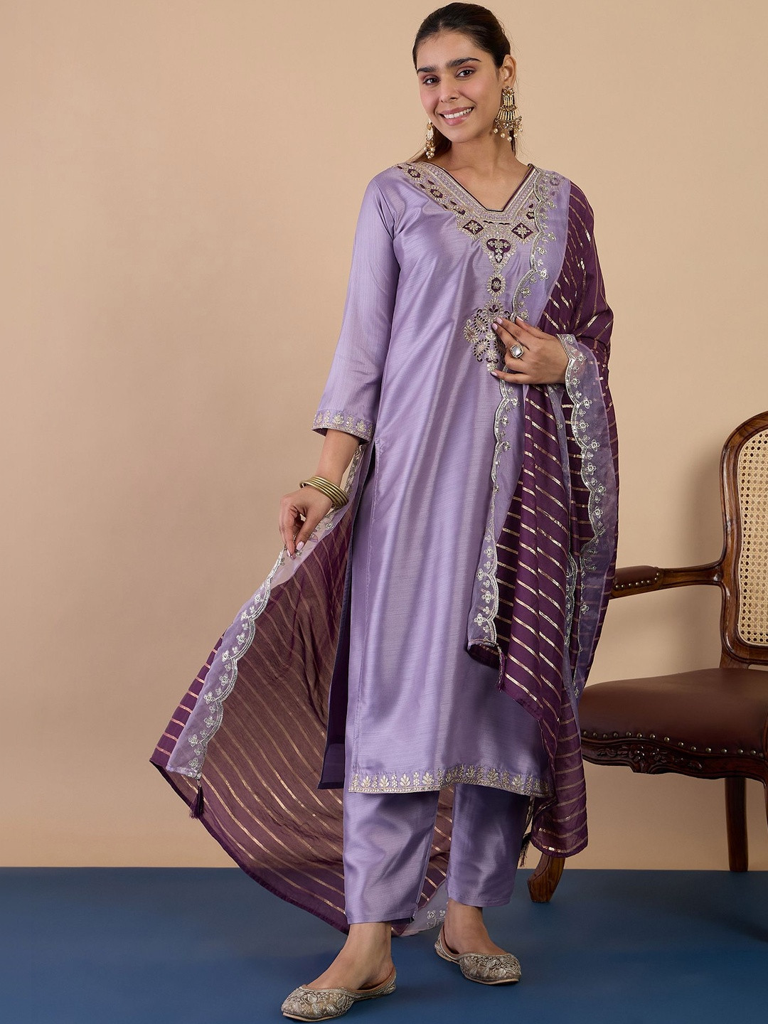 VredeVogel Women Ethnic Motifs Embroidered Regular Thread Work Kurta with Trousers & With Dupatta
