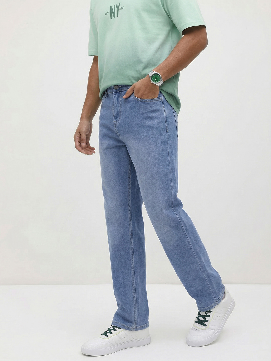 The Roadster Life Co. Men Relaxed Fit Mid-Rise Light Fade Stretchable Jeans