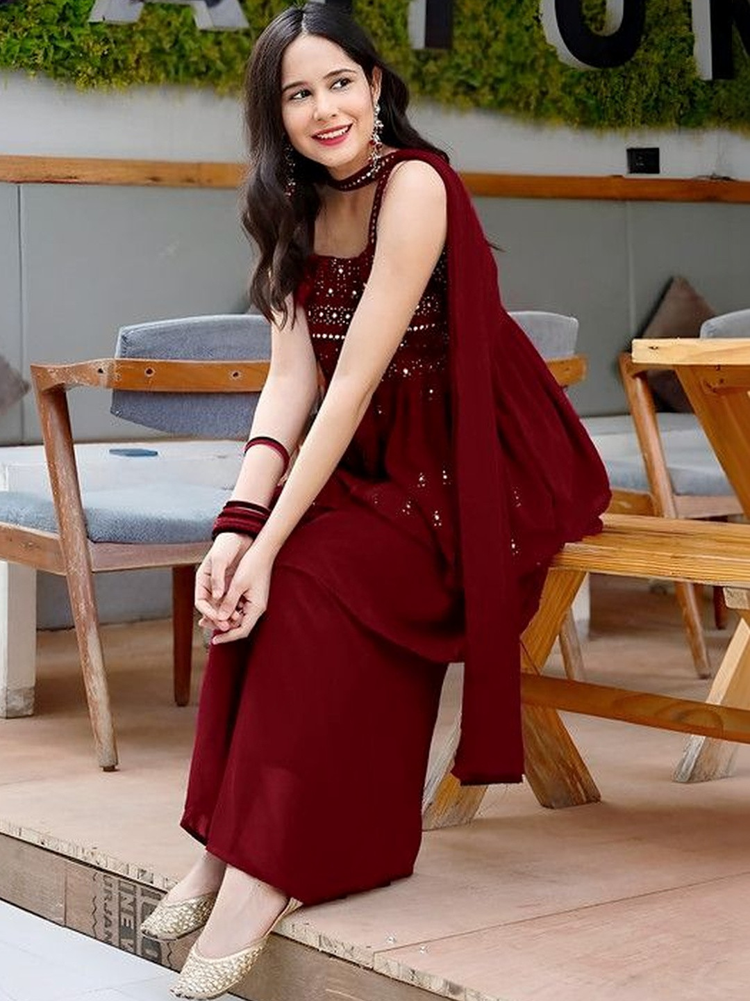 LH ENTERPRISE Women Embroidered Regular Kurti with Palazzos & With Dupatta