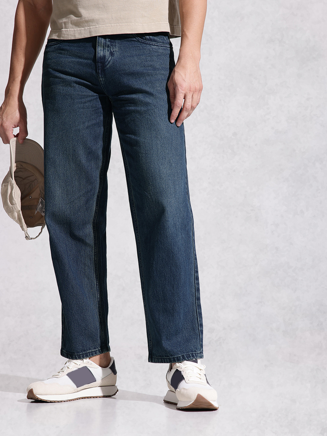 WROGN Men Loose Fit Light Fade Pure Cotton Jeans