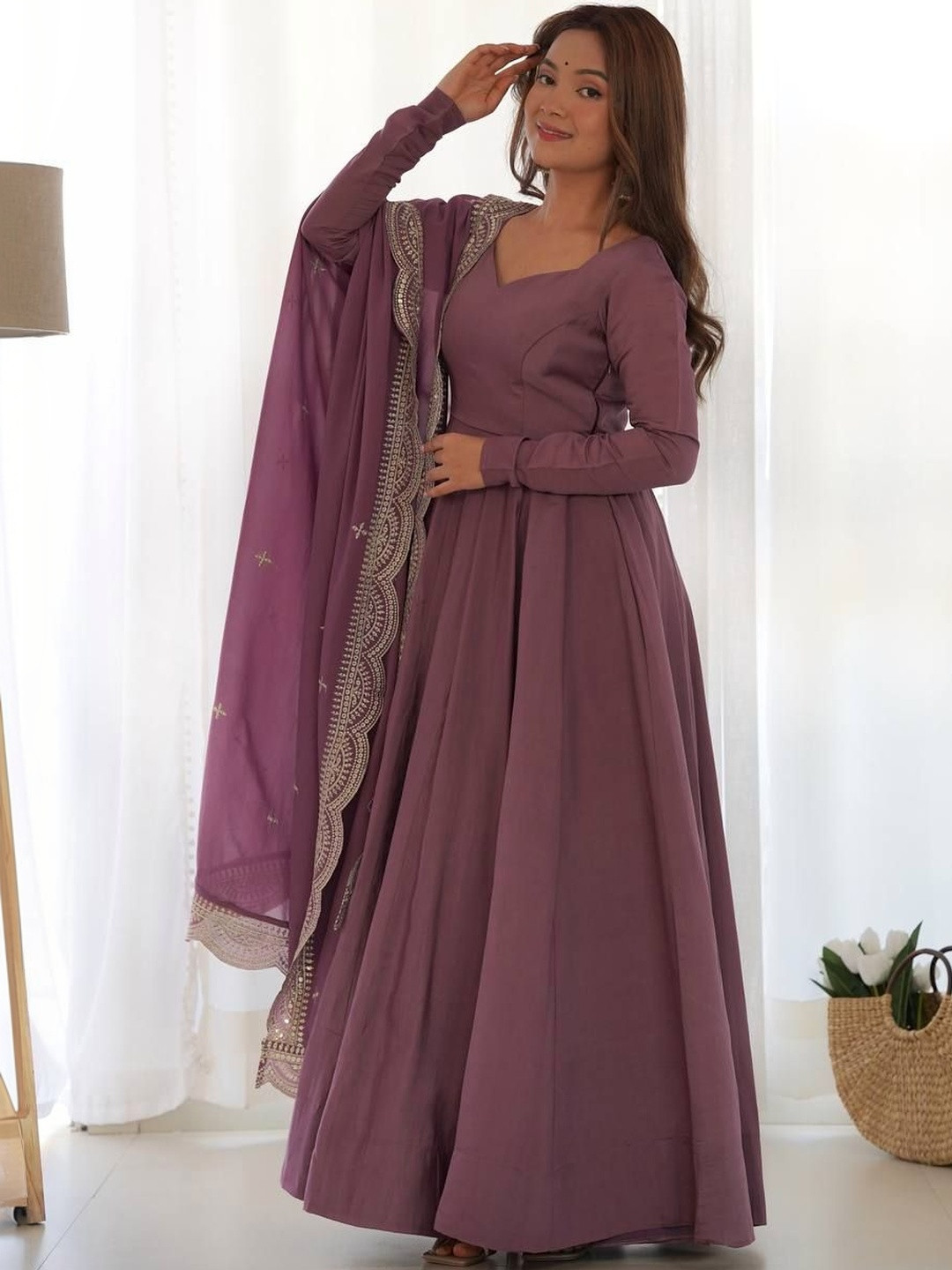 GULDORI Women Regular Kurta with Trousers & With Dupatta