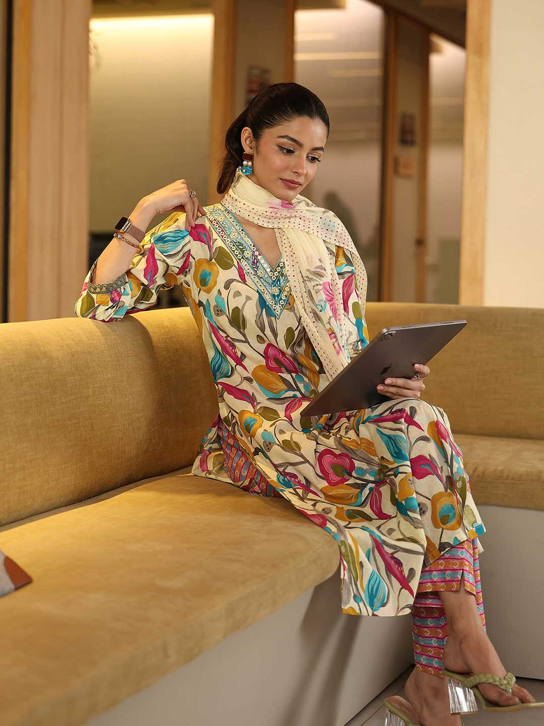 Gerua By Libas Women Floral Printed Regular Thread Work Kurta with Trousers & With Dupatta