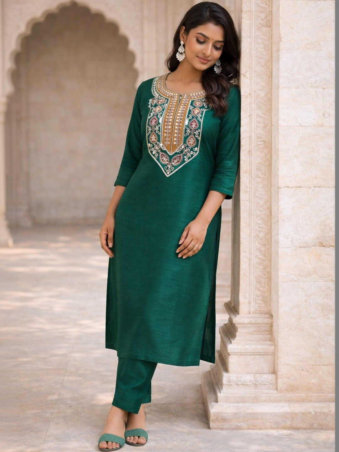 DAMAAR TEXTILE Women Ethnic Motifs Embroidered Regular Thread Work Kurta with Trousers